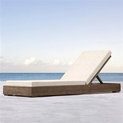 چوب ساج در فضای باز